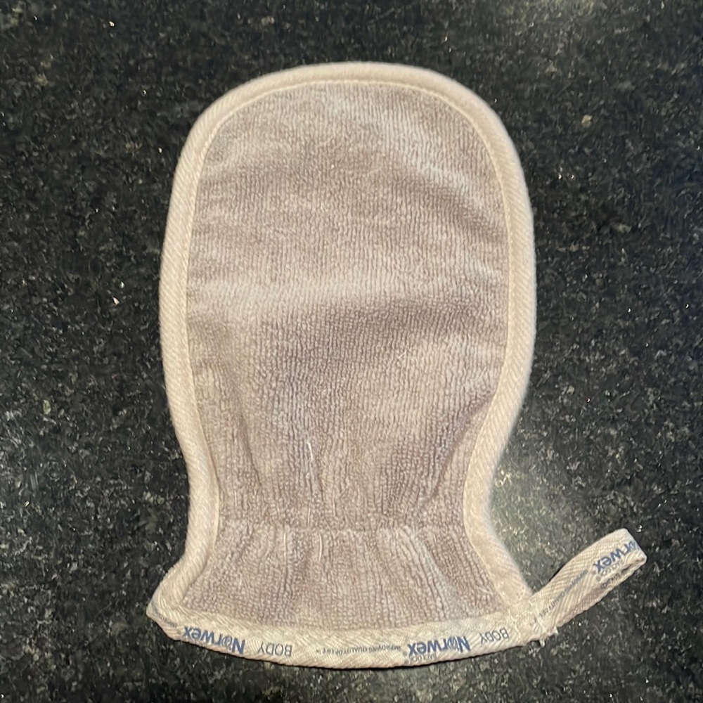 Norwex Body Scrub Mitt NWOT